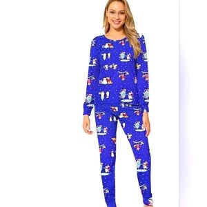 NEW. Holiday Print 2 Pc PJ Set